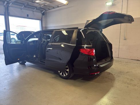 Used 2021 Honda Odyssey EX-L image 12