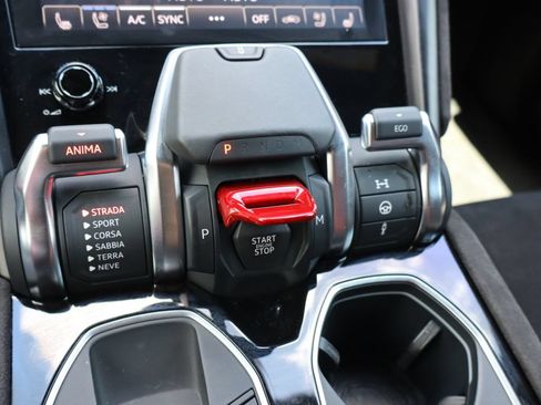 Used 2024 Lamborghini Urus S AWD/4WD image 10