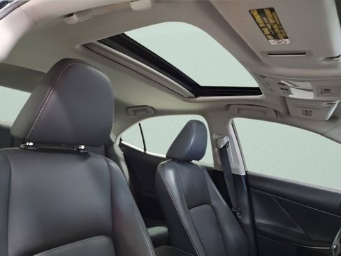 Used 2015 Lexus IS 250 AWD w/ Navigation System Package image 8