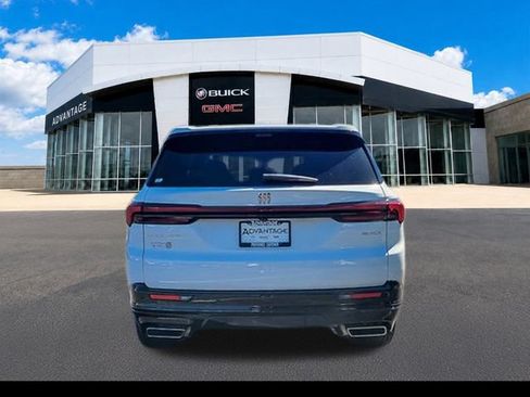 Used 2026 Buick Enclave Sport Touring w/ Power Package FWD image 8