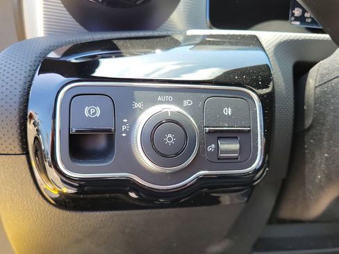 Certified 2022 Mercedes-Benz CLA 250 image 22