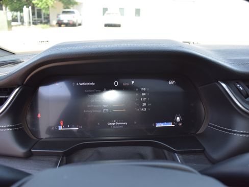 Used 2025 Jeep Grand Cherokee L Limited w/ Luxury Tech Group II image 17