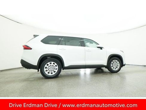 Certified 2024 Toyota Grand Highlander XLE image 26