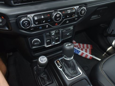Used 2024 Jeep Wrangler Unlimited Sahara AWD/4WD image 18