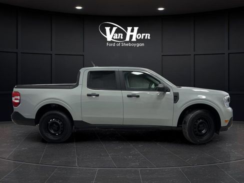 Used 2024 Ford Maverick XL image 2