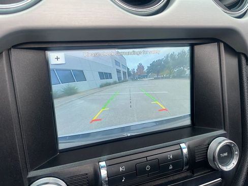 Used 2017 Ford Mustang Premium image 21