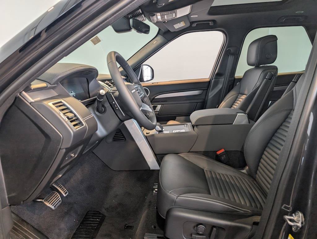 New 2026 Land Rover Discovery Limited Edition AWD/4WD image 10