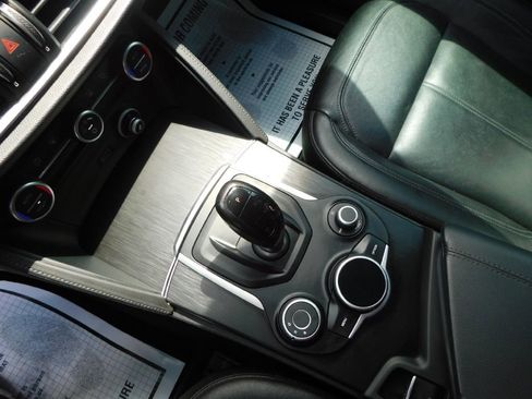 Used 2018 Alfa Romeo Stelvio AWD image 40