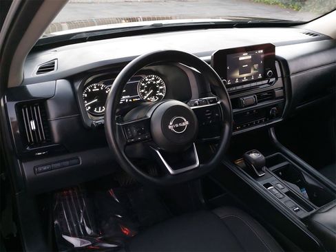 Used 2024 Nissan Pathfinder S w/ Cargo Package image 17