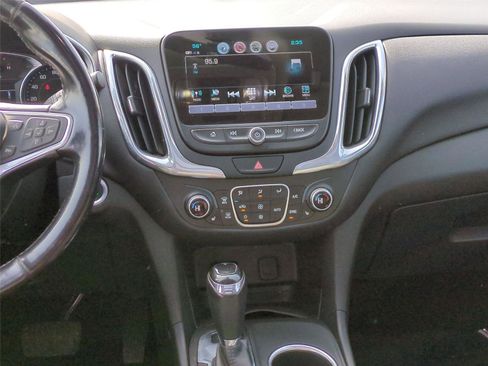 Used 2018 Chevrolet Equinox LT w/ Sun & Infotainment Package image 11