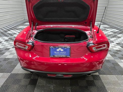 Used 2017 FIAT 124 Spider Lusso RWD image 32
