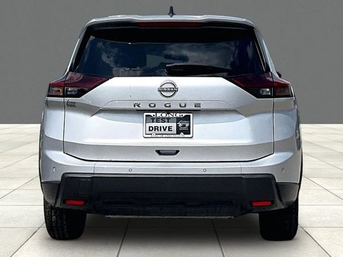 Used 2024 Nissan Rogue S FWD image 4