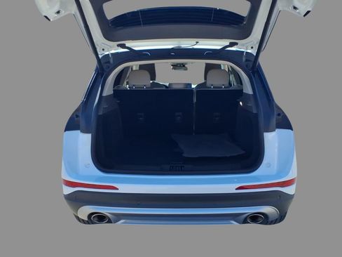 Used 2023 Lincoln Corsair Reserve image 8