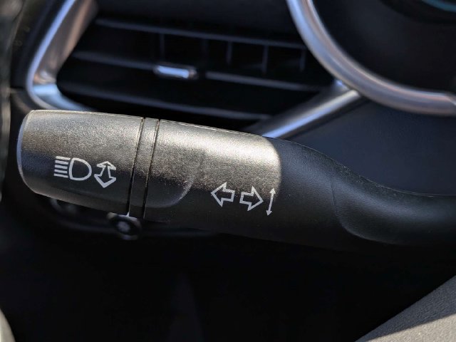 Used 2021 Chevrolet Malibu LT FWD image 25
