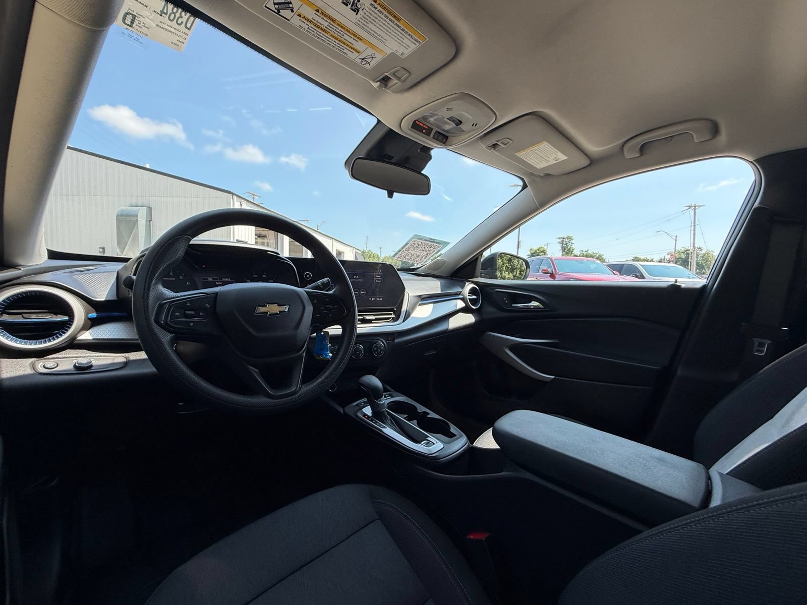 Used 2024 Chevrolet Trax LS w/ LS Convenience Package FWD image 17