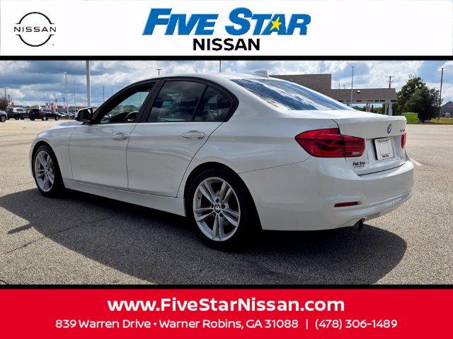 Used 2016 BMW 320i Sedan RWD image 9