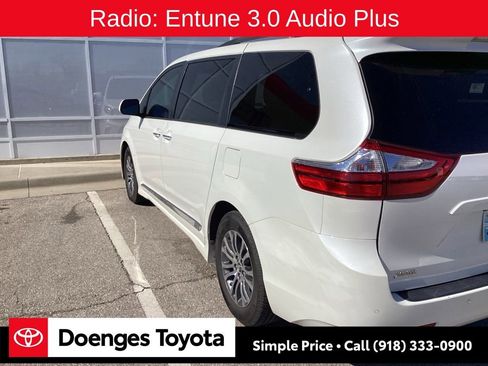 Used 2019 Toyota Sienna XLE w/ XLE Navigation Package image 4
