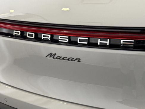New 2026 Porsche Macan image 25