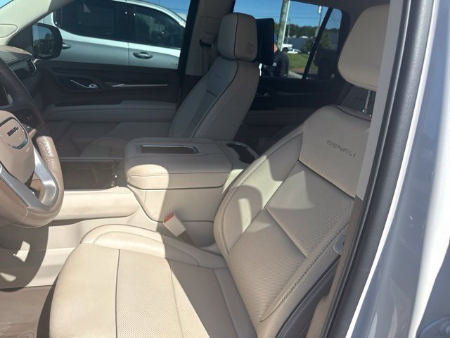 Used 2023 GMC Yukon Denali w/ Denali Reserve Package AWD/4WD image 39
