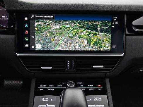 Used 2023 Porsche Cayenne image 13