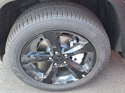 New 2025 Jeep Grand Cherokee Limited w/ Luxury Tech Group II image 4