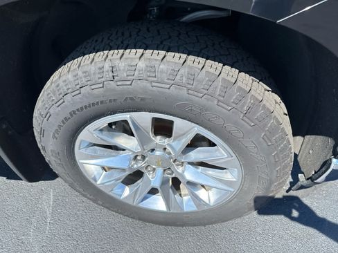 Used 2019 Chevrolet Silverado 1500 LTZ w/ LTZ Plus Package AWD/4WD image 13