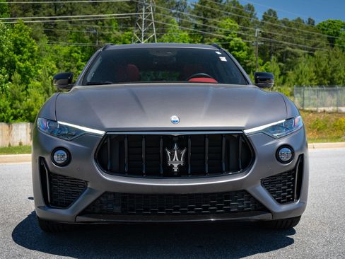 Used 2022 Maserati Levante Modena AWD/4WD image 8