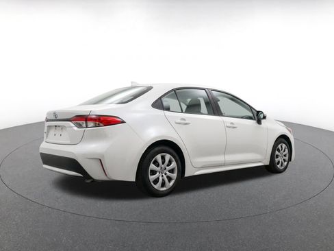 Used 2025 Toyota Corolla LE FWD image 9