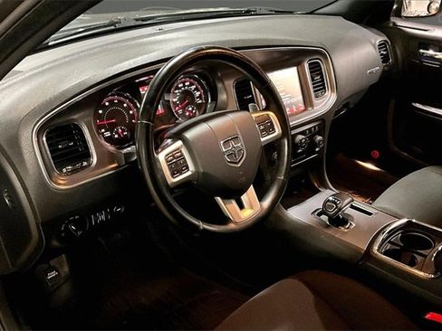 Used 2014 Dodge Charger SXT image 18