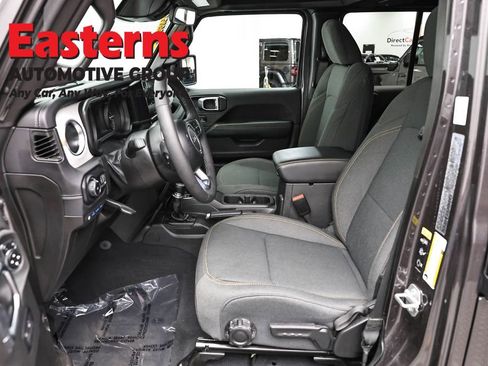 Used 2025 Jeep Wrangler Unlimited Sahara AWD/4WD image 14