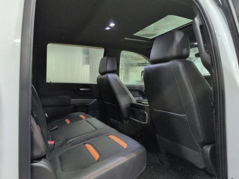 Used 2022 GMC Sierra 2500 AT4 w/ AT4 Premium Plus Package image 11
