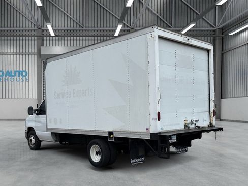 Used 2022 Ford E-350 and Econoline 350 Super Duty w/ Power Windows & Locks Group image 5