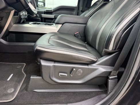 Used 2019 Ford F250 Platinum w/ Platinum Ultimate Package AWD/4WD image 28