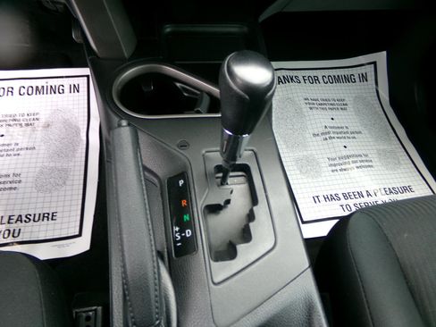 Used 2016 Toyota RAV4 LE image 13