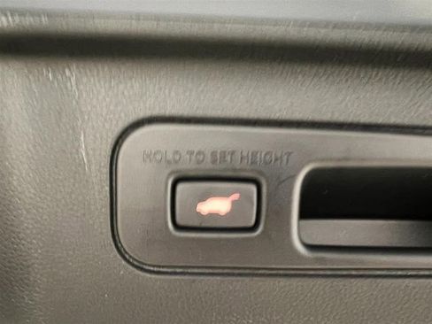 New 2025 Honda Pilot Touring image 31