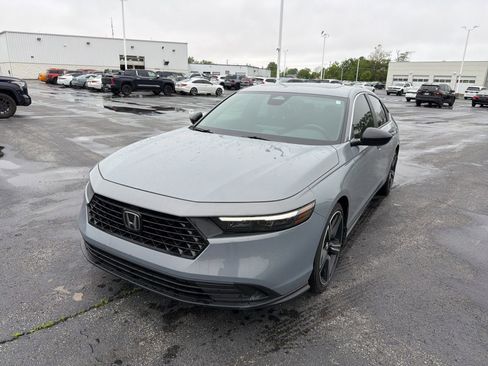 Used 2024 Honda Accord Sport image 2