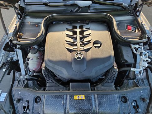 Used 2023 Mercedes-Benz GLS 580 4MATIC image 33