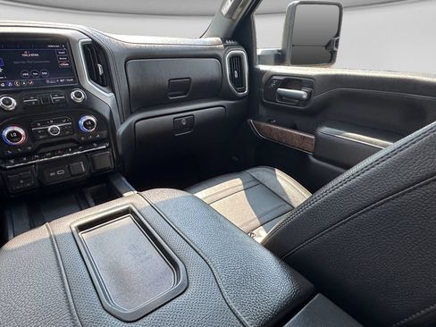 Used 2021 GMC Sierra 3500 Denali w/ Denali Ultimate Package AWD/4WD image 22
