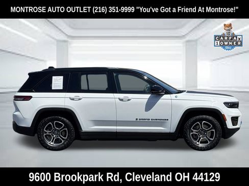 Used 2022 Jeep Grand Cherokee Trailhawk w/ Luxury Tech Group III AWD/4WD image 3