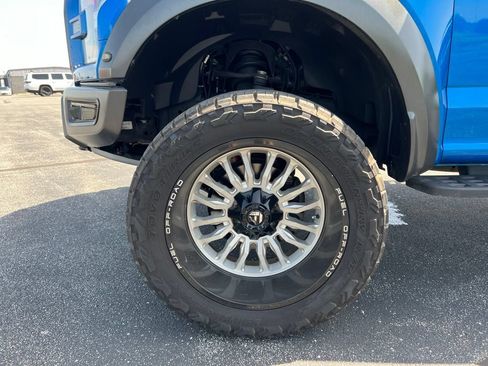 Used 2019 Ford F150 Raptor w/ Equipment Group 802A Luxury AWD/4WD image 38