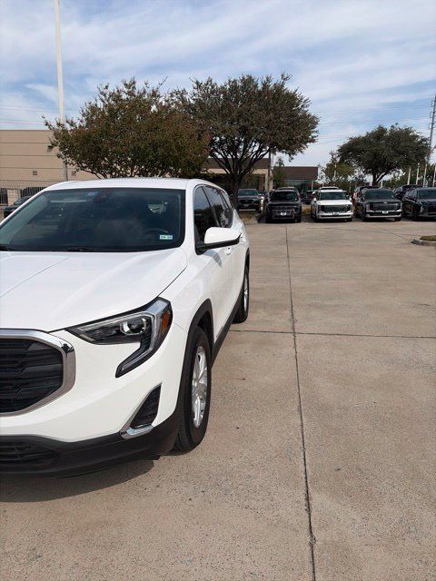 Used 2020 GMC Terrain SLE FWD image 2