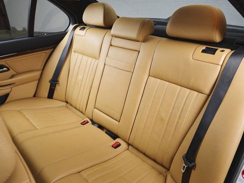 Used 2003 BMW M5 image 50