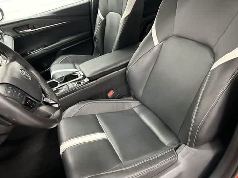 Used 2025 Toyota Camry SE image 10