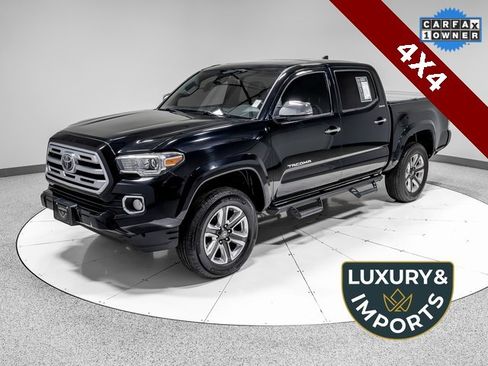 Used 2019 Toyota Tacoma Limited image 1