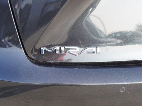 Used 2017 Toyota Mirai image 10