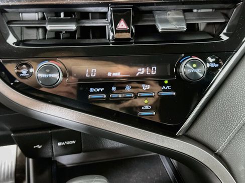 Used 2023 Toyota Camry SE FWD image 22