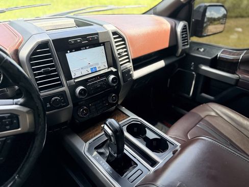 Used 2017 Ford F150 Platinum w/ Equipment Group 701A Luxury AWD/4WD image 19