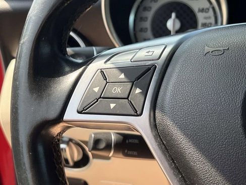 Used 2015 Mercedes-Benz SLK 250 image 22