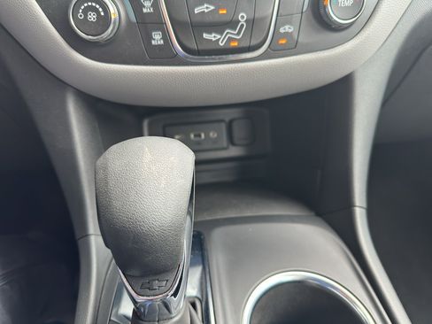 Used 2024 Chevrolet Equinox LS w/ Driver Confidence II Package FWD image 20