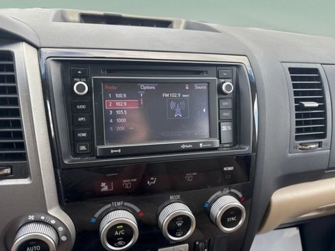 Used 2016 Toyota Sequoia Platinum RWD image 11